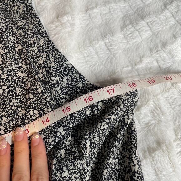 RAMPAGE‎ Small Button Up Vintage Floral Black White Tie Back Tank Sleeveless Top - Picture 4 of 6